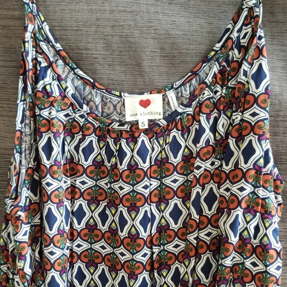 Cold Shoulder Shirt - Picture 2 of 6